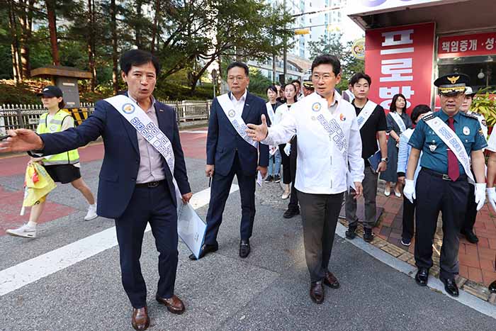 이상일 용인특례시장, 신촌초 통학로 살피고 안전 위한 시설 개선 문제 챙겨