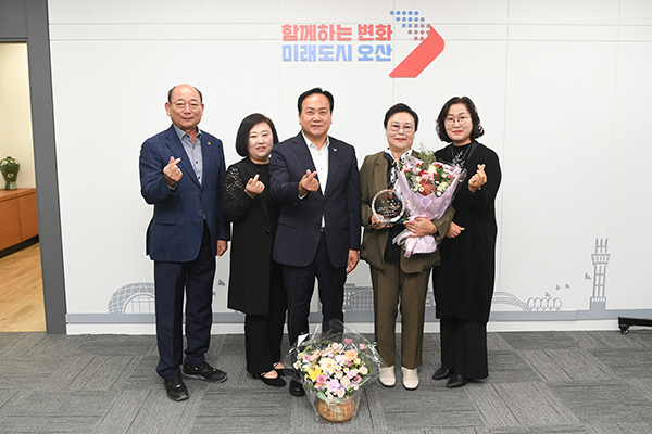 오산시, ‘1일 명예시장’으로 오산시 새마을부녀회 홍영숙 회장 위촉