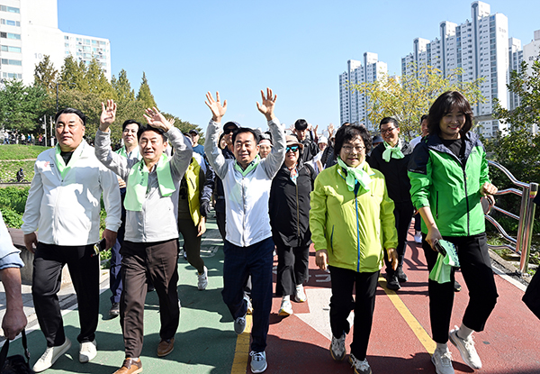 의정부시의회, 2024 한마음 건강걷기대회 참여해 시민 건강 증진과 화합 도모