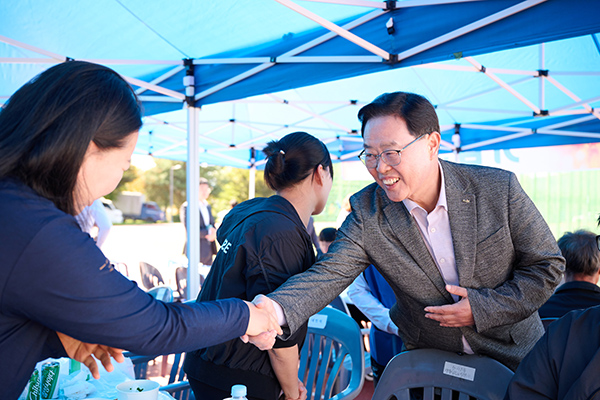 강수현 양주시장, ‘광적면 한마음 축제’ 참석 관계자 격려