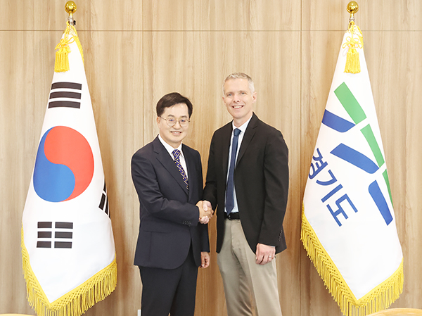 루크 쉐퍼 미시간대 포드스쿨 석좌교수, 김동연 지사 만나 “경기도 기회소득은 세계적으로 훌륭한 모델이 될 수 있는 프로그램”