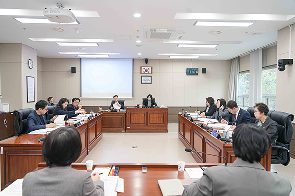 용인특례시의회, 경제환경위원회 행정사무감사 1일차