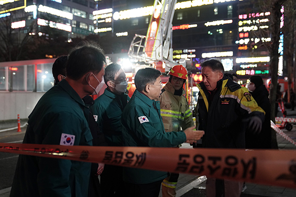 신상진 성남시장, 야탑동 복합건물 화재 현장 찾아