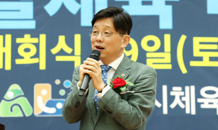 성남시의회, 제5회 성남시배드민턴협회장기 생활체육 배드민턴 대회 참석