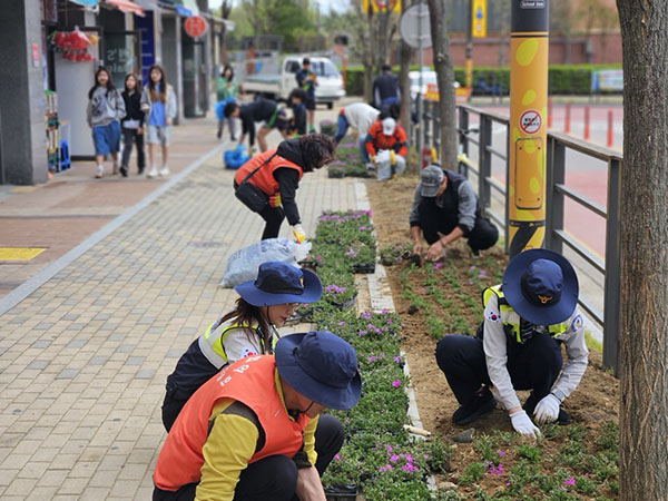 시흥시, 배곧2동 ‘제3회 소망나무 심기’ 활동 완료