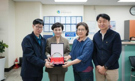 배준경 노원구의원, 월계동 아파트 입주자대표회 감사패 수상