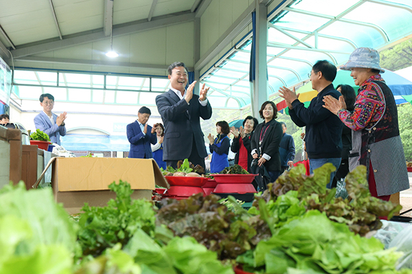 의왕시, 2025년 농산물 직거래장터 「행복한 농부마켓」개장