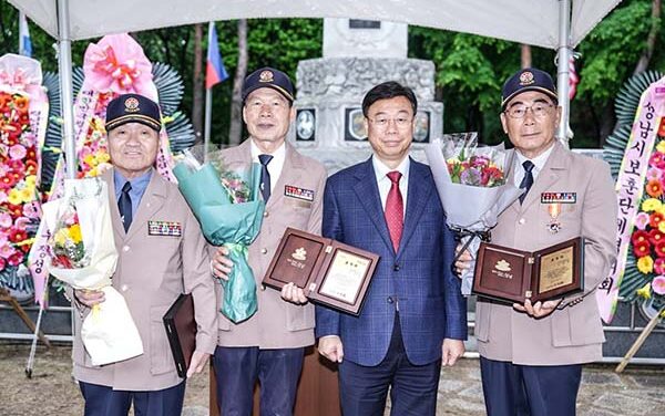 신상진 성남시장, 제27주년 월남전참전기념탑 건립 기념행사 참석