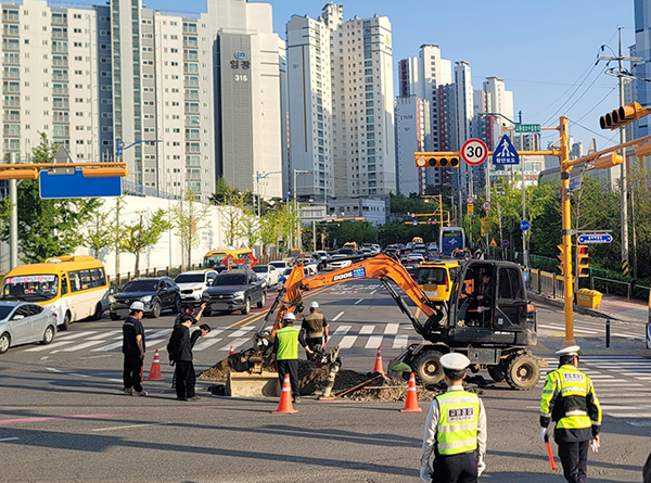 화성특례시, 싱크홀 의심 신고에 신속 대응
