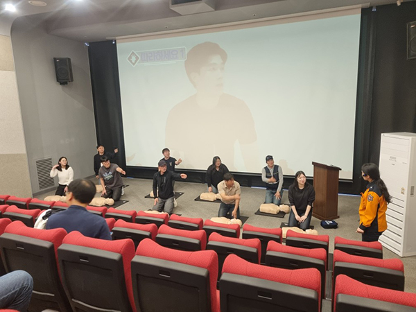 연천군, 교통약자이동지원센터 차량 내 ‘자동심장충격기(AED)’ 설치