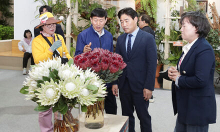 고양특례시의회, 김운남 의장 2025 고양국제꽃박람회 현장 방문