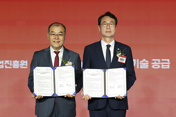 화성특례시, 한국연구재단과 ‘대학-화성시 기업 기술경쟁력 강화를 위한 업무협약’ 체결