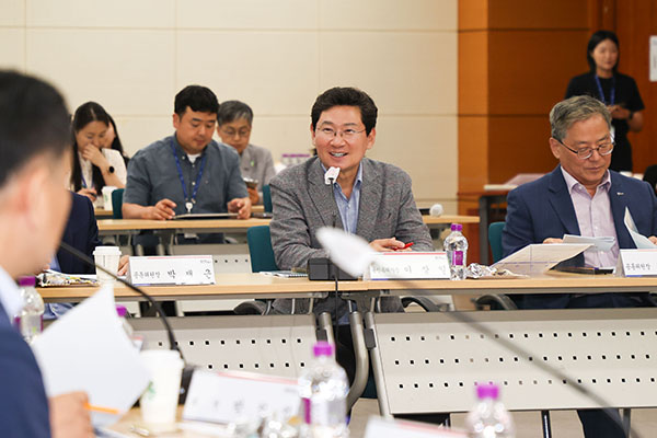 용인특례시, ‘2025년 제2회 반도체산업 경쟁력강화위원회’ 회의 개최
