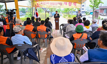 전진선 양평군수, 도곡 1리 맨발걷기 길 조성 주민 휴식 공간 탄생