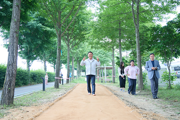 여주시, 흙향기 맨발길 조성 현장 점검