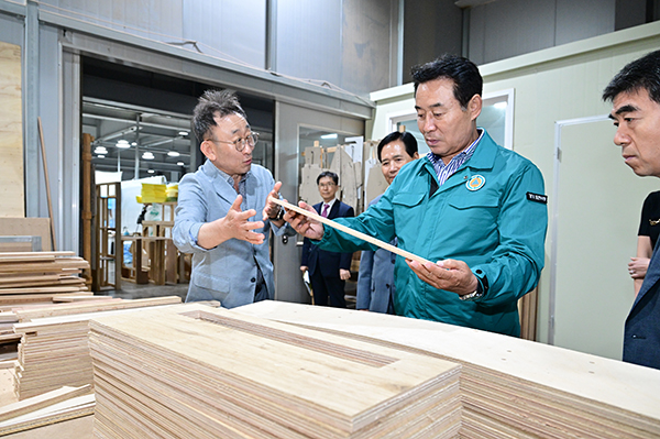 백영현 포천시장, 기업인 애로 청취 본격 재개 ㈜자코모 현장 방문