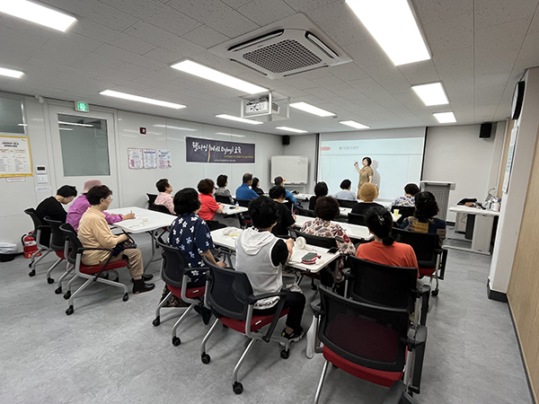 구리시노인상담센터, 2025 어르신 인생노트 사업 수행기관 연속 선정