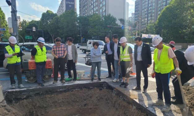손영준 노원구의장과 우원식 국회의장, 휴일에도 싱크홀 현장 긴급 점검