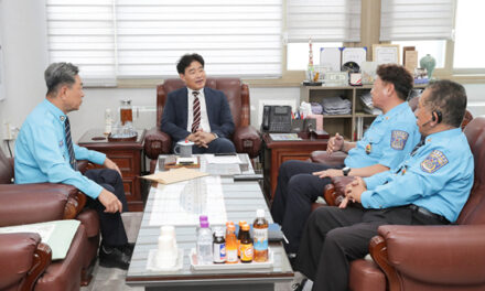 고양특례시의회 김운남 의장, 고양시 모범운전자회와 면담
