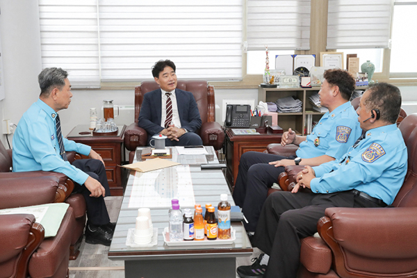 고양특례시의회 김운남 의장, 고양시 모범운전자회와 면담