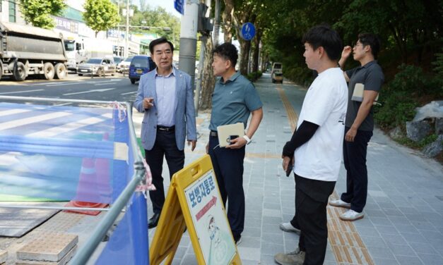 유웅상 노원구의원 노원로 보도 정비공사 현장 점검