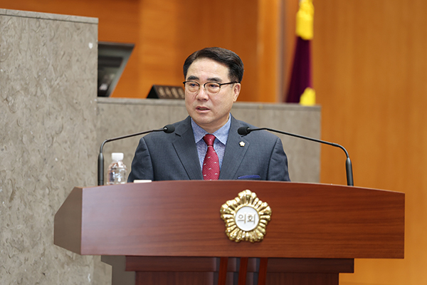 서울 금천구의회, 장규권 의원 금빛공원 조성사업 및 대명여울빛거리 옥외영업 관리 개선 촉구