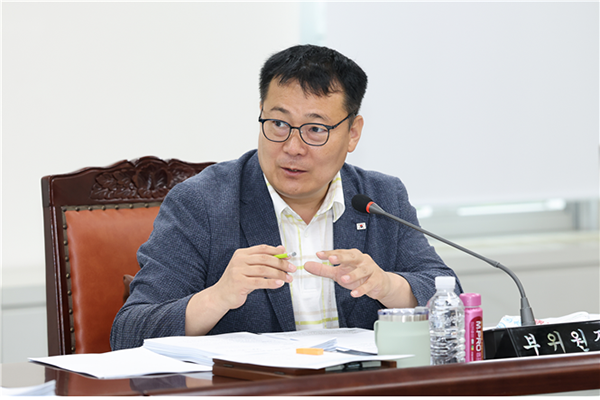 서울 금천구의회, 정재동 의원  맨홀 추락방지시설 조속 설치 요구