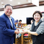 김경일 파주시장, 문산자유시장에서 민생회복 소비쿠폰 사용 독려