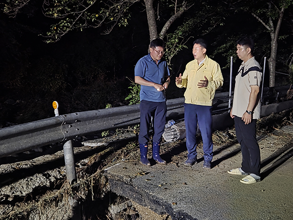 가평군, 수해 도로복구 밤샘 응급복구 총력