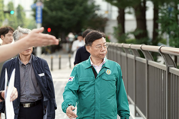 신상진 성남시장, 현장 점검 후 보도교 설치 특별지시
