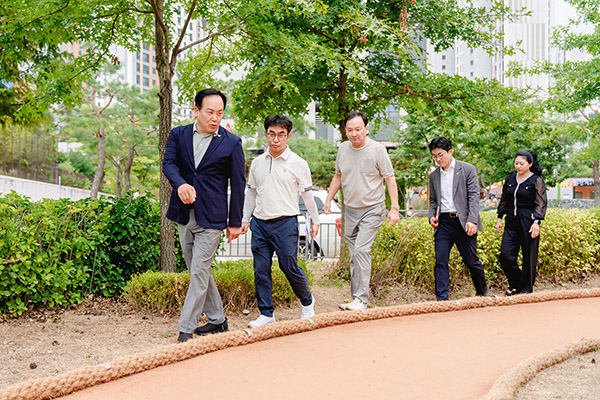 오산시, 부산동 물놀이장·맨발황톳길 개장식 개최