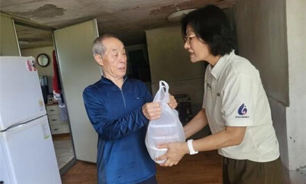 광주시의회, 주임록 의원 중복 맞아 저소득 독거 어르신 위한 영양식 나눔 봉사 동참