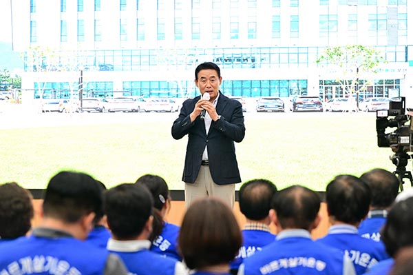포천시, 바르게살기운동 포천시협의회, 광복 80주년 기념 태극기 행사 개최