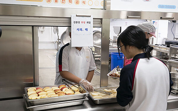 성남시,초·중·고교 전면 ‘친환경 과일 학교급식 지원사업’ 본격 시행