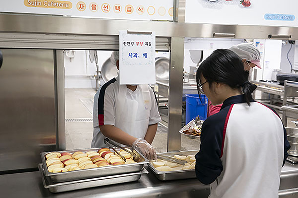 성남시,초·중·고교 전면 ‘친환경 과일 학교급식 지원사업’ 본격 시행