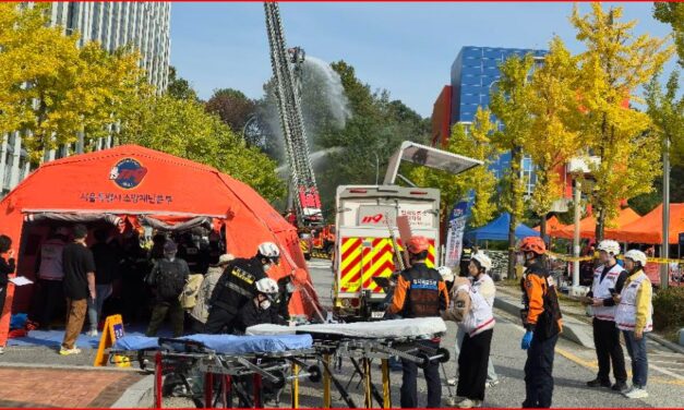 노원소방서, 2025 긴급구조종합훈련 실시…출동로 확보를 위한 불법 주정차 강제 처분 조치 시연