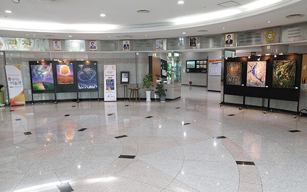 화성특례시의회-ESG메세나 공동주최, ‘움직이는 미술관’ 11월 초대전 유미희 작가 초대전 ‘요나의 고래’