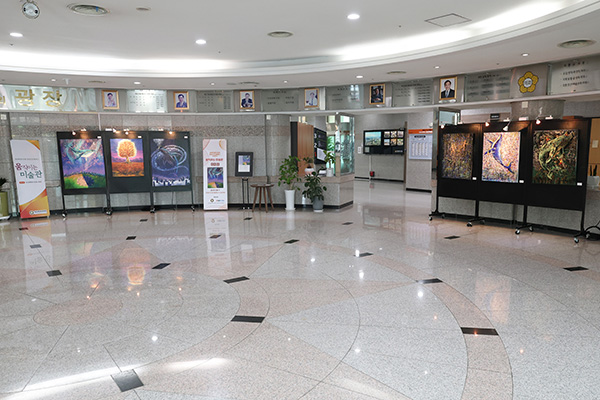 화성특례시의회-ESG메세나 공동주최, ‘움직이는 미술관’ 11월 초대전 유미희 작가 초대전 ‘요나의 고래’