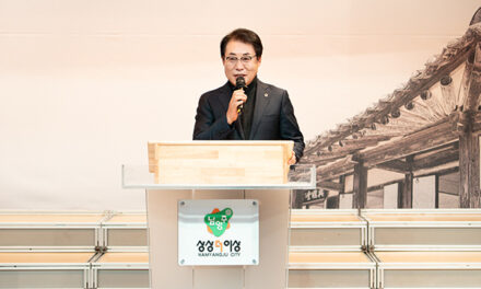 남양주시의회, ‘2025년 성탄감사예배 및 성탄 트리 점등식’참석