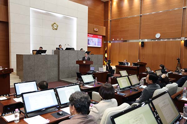 서울 금천구의회, 금천구 국민의힘 법원의 부의장 복귀결정에“이제 민주당이 책임질 시간”