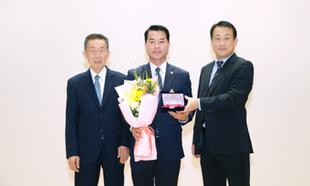 이천시의회 김재국 의원, 2025 지방자치의정대상 수상
