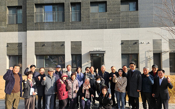 안성시, 공도 우방아이유쉘 아파트 경로당 개소