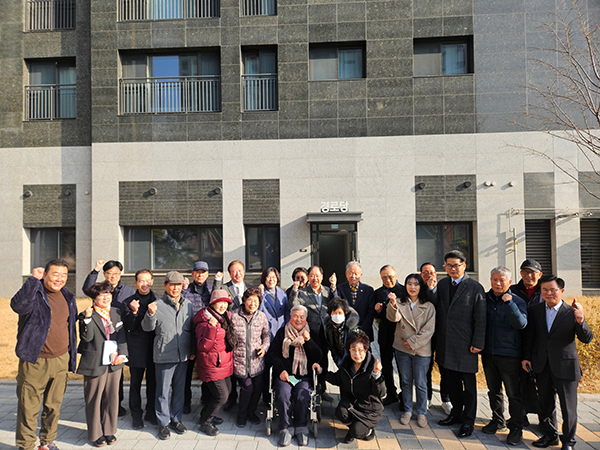 안성시, 공도 우방아이유쉘 아파트 경로당 개소