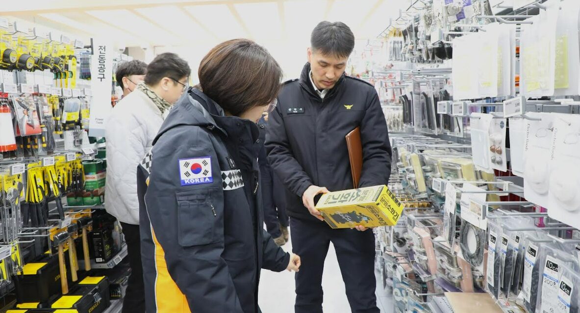 노원소방서, 설 명절 대비 대형마트 방문 주택용 소방시설 설치 홍보