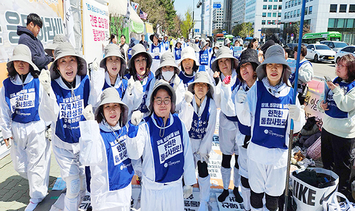 경기장애인부모연대 남양주시지회, ‘남양주 장애인부모들’ 국회 앞 오체투지 참여…“내 아이와 평범하게 살 권리를 위해”