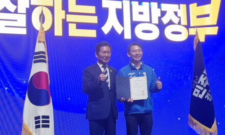 최현덕 남양주시장 후보, 민주당 공천장 수여받으며 6·3 레이스 시동 “선거승리로 시민께 보답할 것”