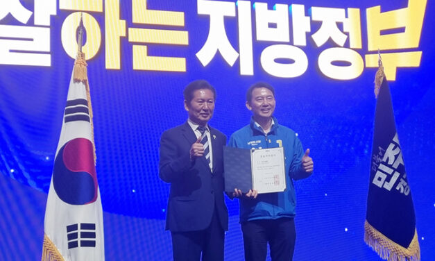 최현덕 남양주시장 후보, 민주당 공천장 수여받으며 6·3 레이스 시동 “선거승리로 시민께 보답할 것”