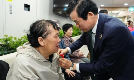 노원구의회, 어버이날 기념 행사에서 어르신들께 존경의 마음 전달