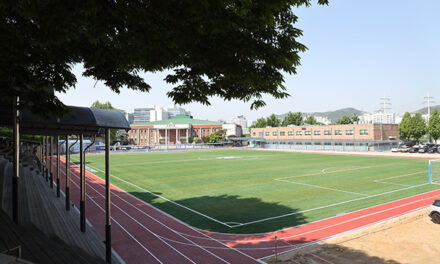 서울 금천구, 문일고 인조잔디 운동장·융합과학실 준공