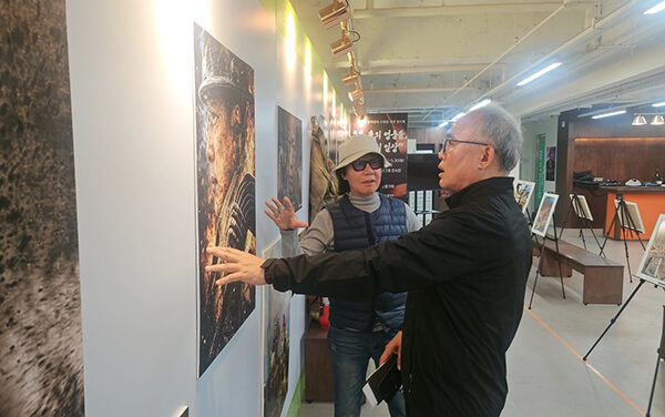 동두천시 부시장, 두드림뮤직센터 소방관 특별 사진전 찾아 관계자 격려